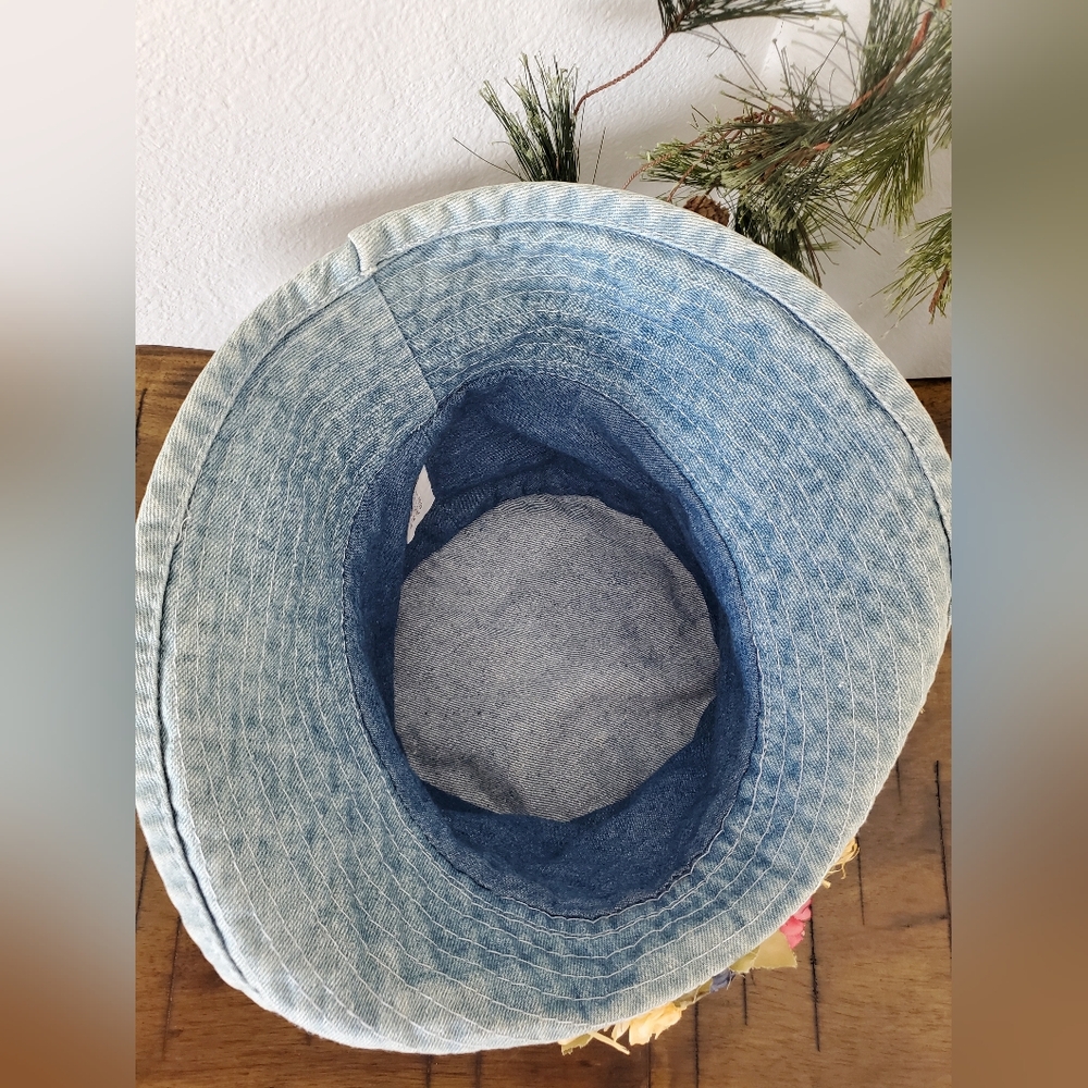 Vintage 90s Cotton Light Wash Denim Bucket Hat with Floral Raffia Detail - Picture 4 of 12